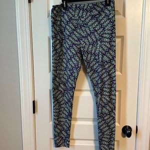 LuLaRoe Tall & Curvy Leggings